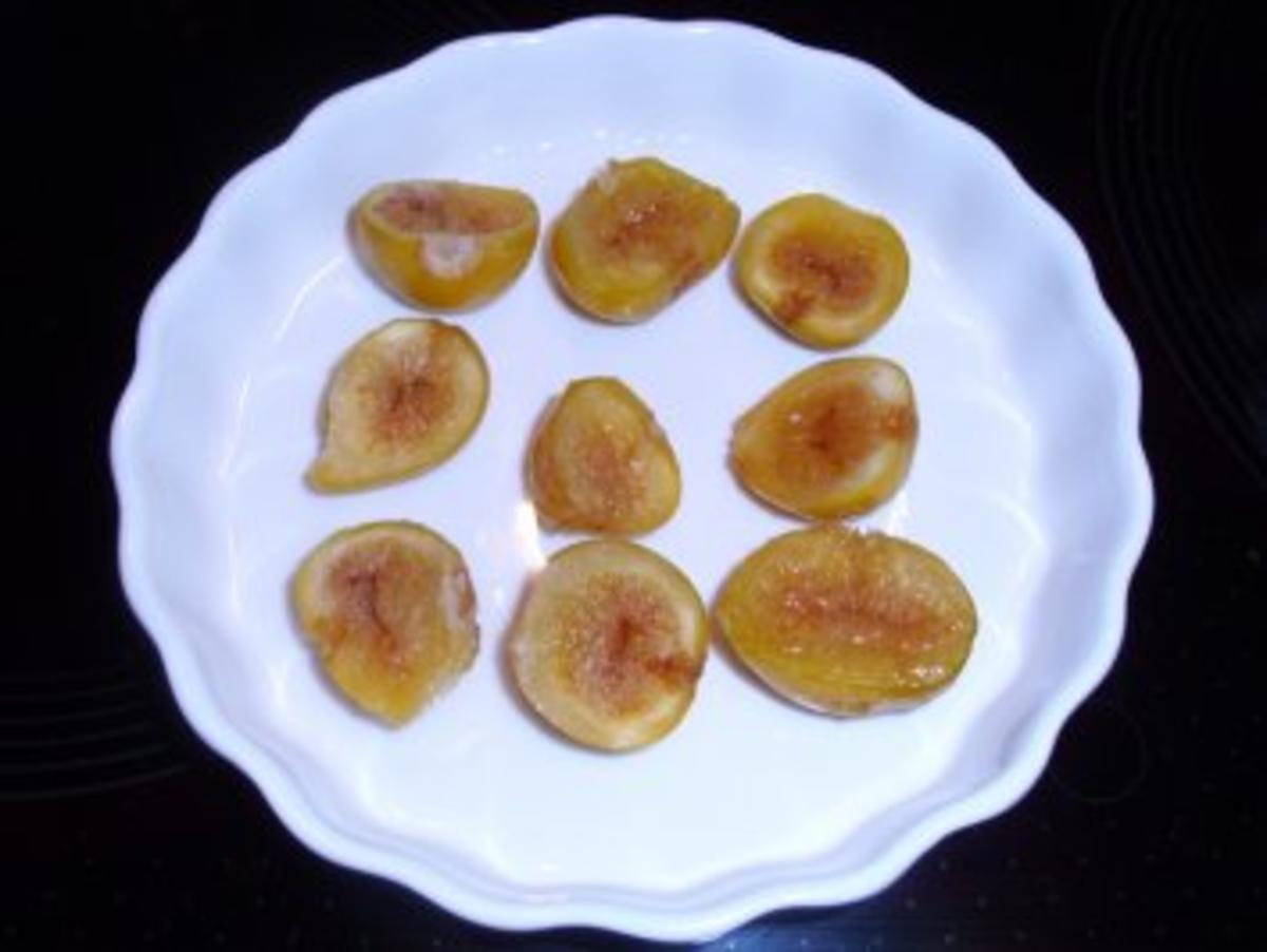 Desserts: Feigen mit Honig-Walnuß-Marzipan-Haube - Rezept - Bild Nr. 5