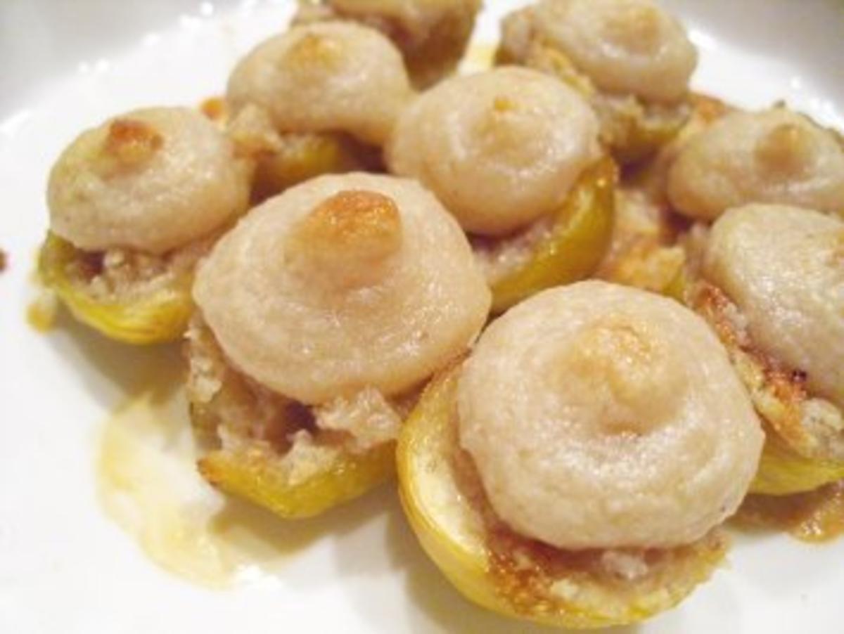 Desserts: Feigen mit Honig-Walnuß-Marzipan-Haube - Rezept