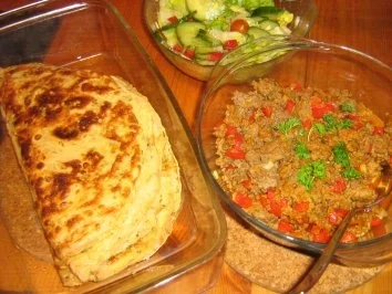 Rezept: Kräuterpfannkucheröllchen gefüllt mit einer pikanten Hack-Paprikafüllung Bild Nr. 6 Kräuterpfannkucheröllchen gefüllt mit einer pikanten Hack-Paprikafüllung - Rezept - Bild Nr. 6