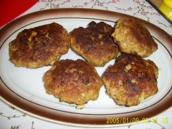 Rezept: Hacksteak in einer Pilz-Sahne-Soße Hacksteak in einer Pilz-Sahne-Soße - Rezept