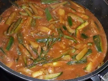 Rezept: Gemüse: Gefüllte Gemüsezwiebel im Zucchini-Tomatenbett Bild Nr. 5 Gemüse: Gefüllte Gemüsezwiebel im Zucchini-Tomatenbett - Rezept - Bild Nr. 5