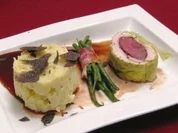 Rehrücken im Hähnchen-Wirsing-Mantel, Bohnen im Speckröllchen u. Trüffelpüree - Rezept - Bild Nr. 2