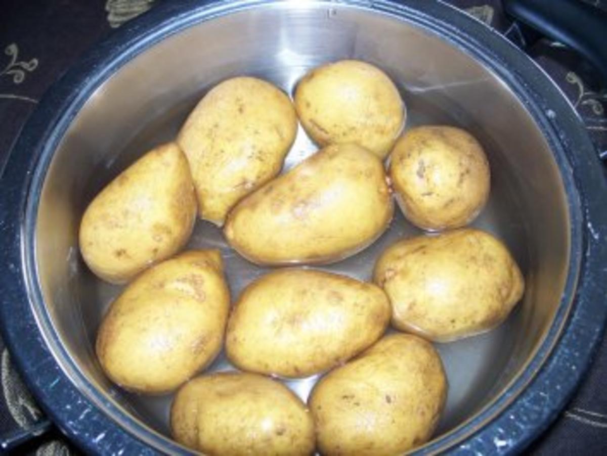 Hackbraten mit Kartoffelsalat - Rezept - Bild Nr. 3
