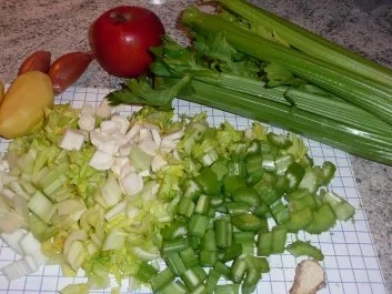 Rezept: Süppchen: Selleriesuppe Bild Nr. 2 Süppchen: Selleriesuppe - Rezept - Bild Nr. 2