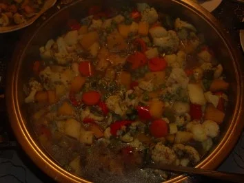 Rezept: Eintöpfe: Kunterbunter Gemüsetopf Bild Nr. 5 Eintöpfe: Kunterbunter Gemüsetopf - Rezept - Bild Nr. 5