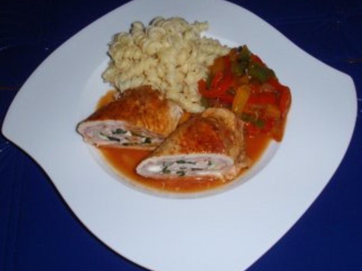 Putenroulade mit Paprikagemüse und Nudeln - schnell &amp; einfach - 117 ...