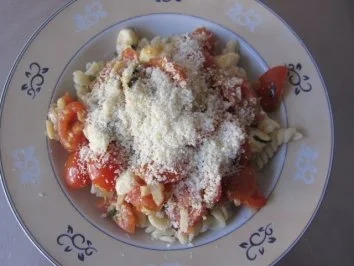Rezept: Spirelli mit Tomate Mozzarella Bild Nr. 3 Spirelli mit Tomate Mozzarella - Rezept - Bild Nr. 3