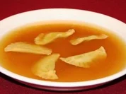 Rinderbouillon mit handgemachten Mini-Ravioli - Rezept