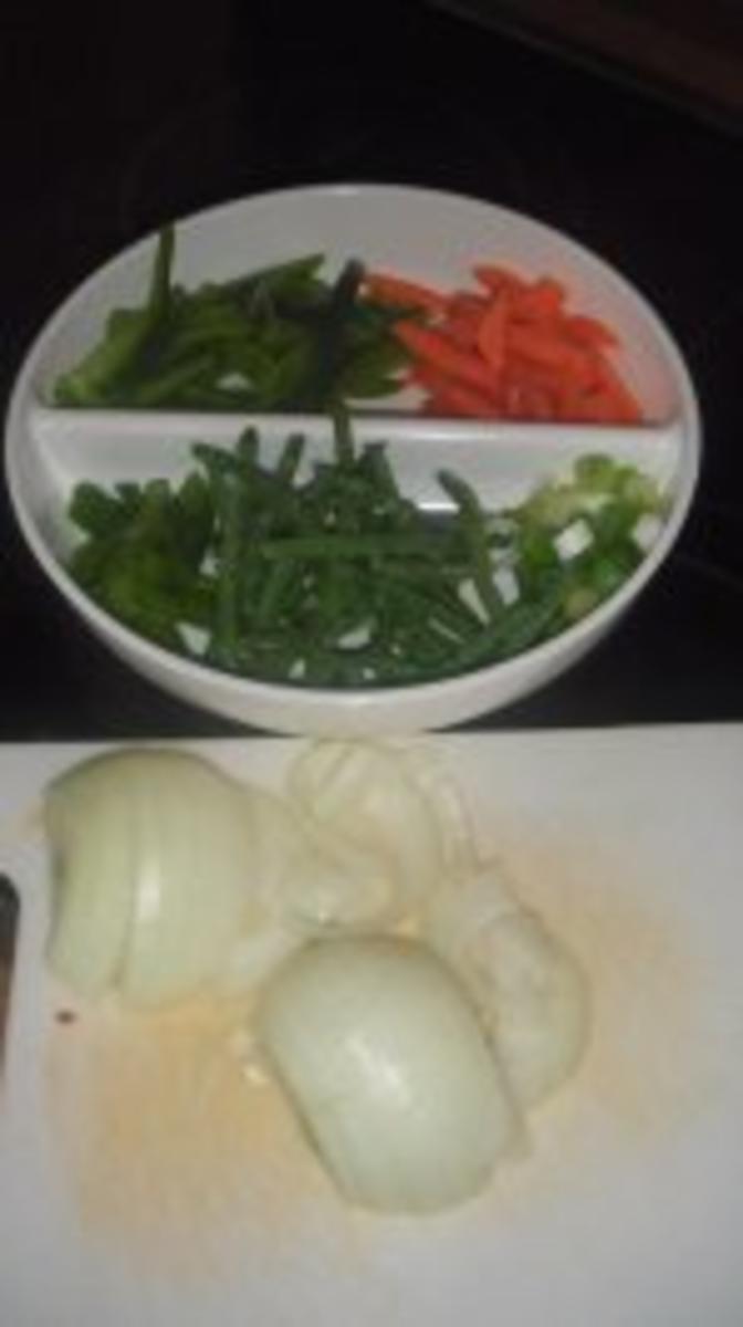 Scharfe Nudel-Gemüse-Pfanne mit Hähnchenbrustfilet - Rezept - Bild Nr. 2