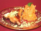 Möhren-Orangen-Salat mit Zimtdressing, dazu Briuats mit Käsefüllung und Pistazien - Rezept