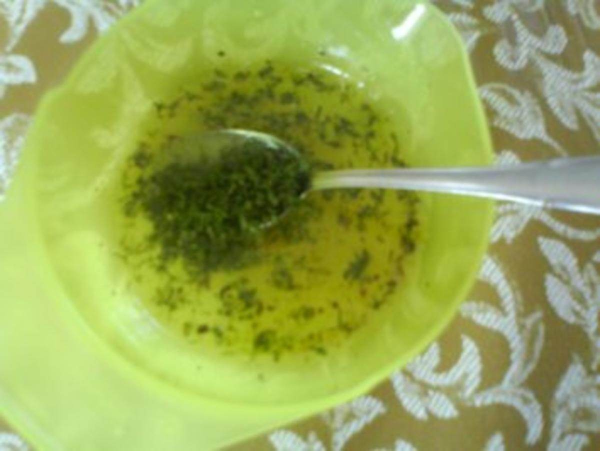 Grüner Salat mit Zitronen-Kräuterdressing - Rezept - Bild Nr. 5