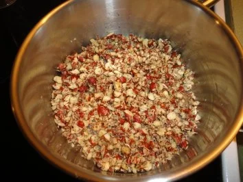 Rezept: Haselnuß Eis mit Knusper Nüßchen Bild Nr. 2 Haselnuß Eis mit Knusper Nüßchen - Rezept - Bild Nr. 2