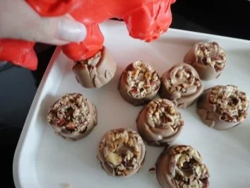 Rezept: Haselnuß Eis mit Knusper Nüßchen Bild Nr. 8 Haselnuß Eis mit Knusper Nüßchen - Rezept - Bild Nr. 8