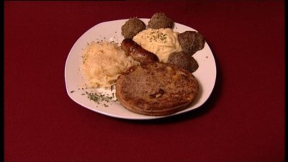 Bilder für Pfälzischer Saumagen, Bratwurst und Leberknödel, dazu Sauerkraut und Püree (Markus Becker - Rezept