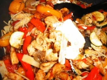 Rezept: Bunte Hähnchenpfanne Bild Nr. 9 Bunte Hähnchenpfanne - Rezept - Bild Nr. 9