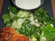 Lachsfrikadellen mit grünem Mischsalat und Selleriedipp - Rezept