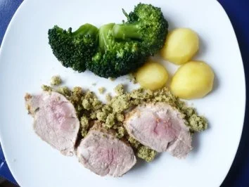 Schweinefilet mit Kräutersenfkruste - Rezept