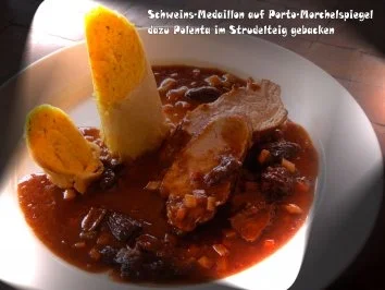 Rezept: Schweine-Medaillon auf Porto-Morchel-Spiegel mit Thymian-Mais im Brick Schweine-Medaillon auf Porto-Morchel-Spiegel mit Thymian-Mais im Brick - Rezept