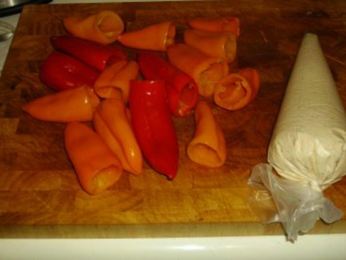Kleine Paprika gefüllt mit Käsecreme - Rezept - Bild Nr. 3