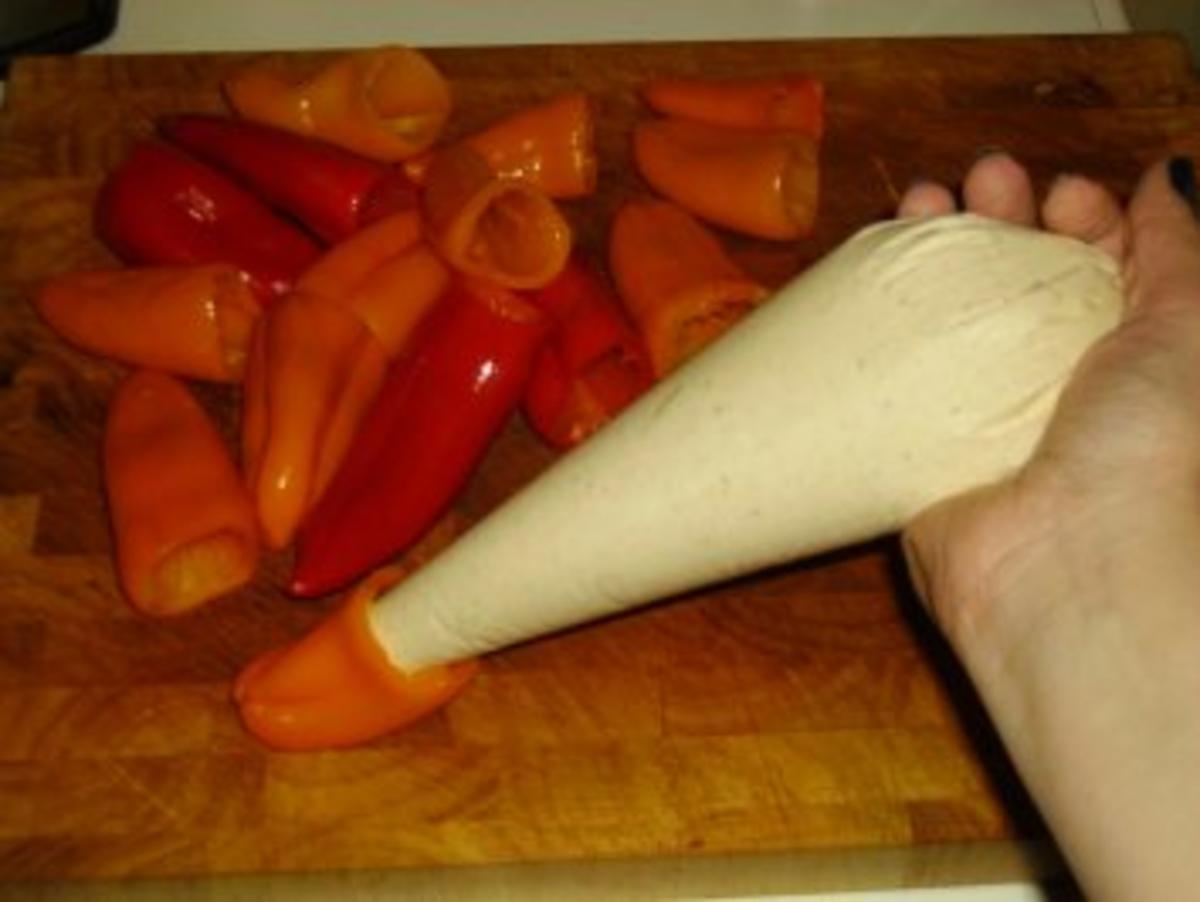 Kleine Paprika gefüllt mit Käsecreme - Rezept - Bild Nr. 4