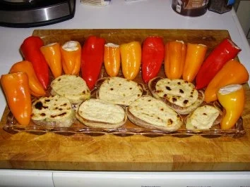 Kleine Paprika gefüllt mit Käsecreme - Rezept - Bild Nr. 8