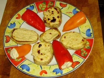 Kleine Paprika gefüllt mit Käsecreme - Rezept