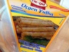 Hackfleisch-Pesto-Päckchen mit Joghurt-Minz-Sauce - Rezept - Bild Nr. 6