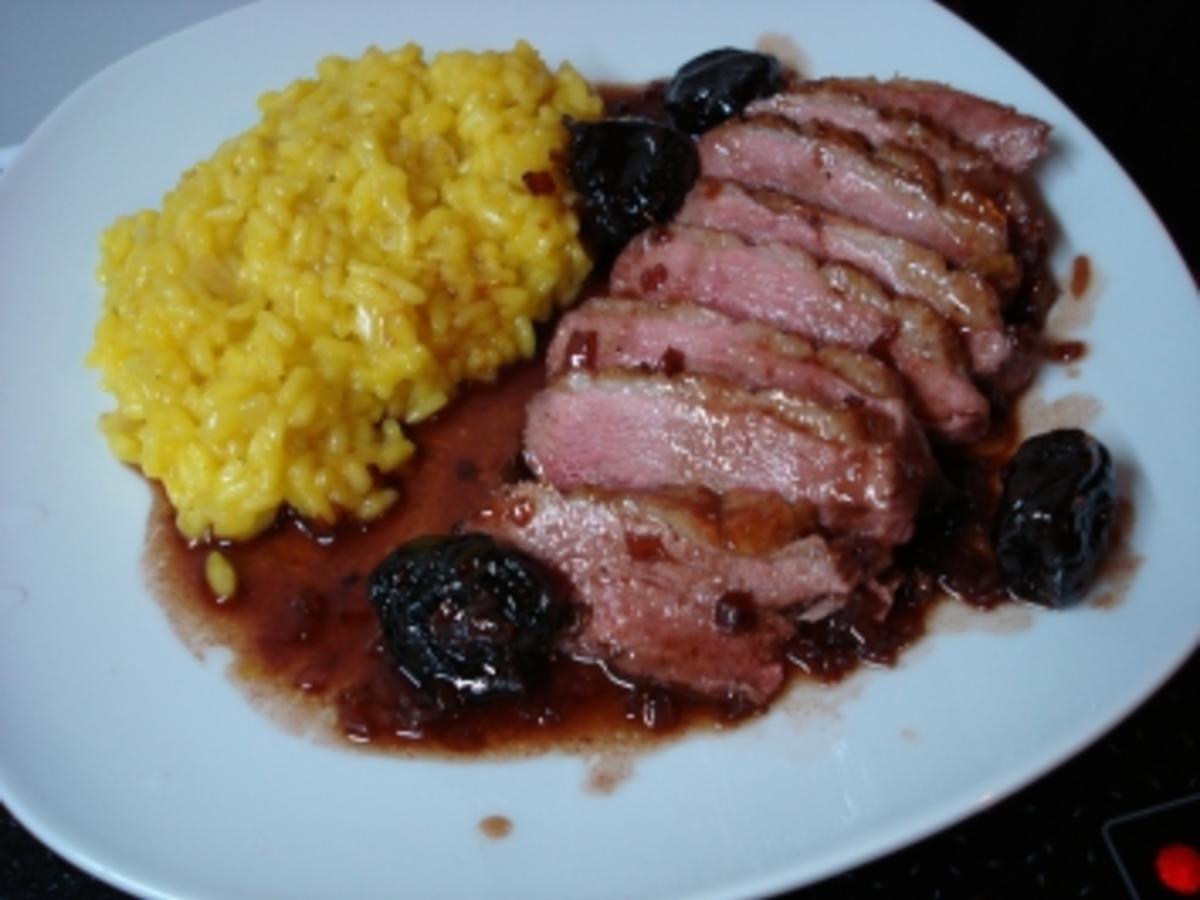 Entenbrust an Portwein Pflaumensoße mit Safran Risotto - 157 kcal/100g