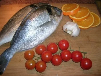 gebratene Dorade mit Oliven, Orangen, Petersiliensauce - Rezept - Bild Nr. 3