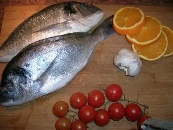 gebratene Dorade mit Oliven, Orangen, Petersiliensauce - Rezept - Bild Nr. 4