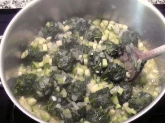 Rezept: Blattspinat auf Bandnudeln Bild Nr. 4 Blattspinat auf Bandnudeln - Rezept - Bild Nr. 4