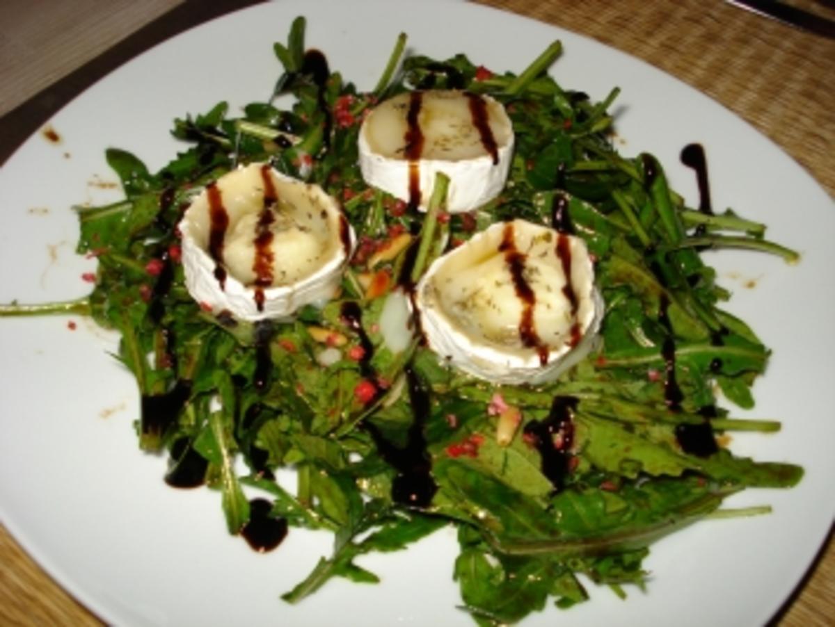 Rucola-Salat mit gratiniertem Ziegenkäse - Rezept