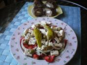 Griechischer Bauernsalat mit Frikadellen "griechischer Art" - Rezept
