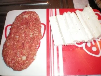 Rezept: Griechischer Bauernsalat mit Frikadellen "griechischer Art" Bild Nr. 3 Griechischer Bauernsalat mit Frikadellen "griechischer Art" - Rezept - Bild Nr. 3