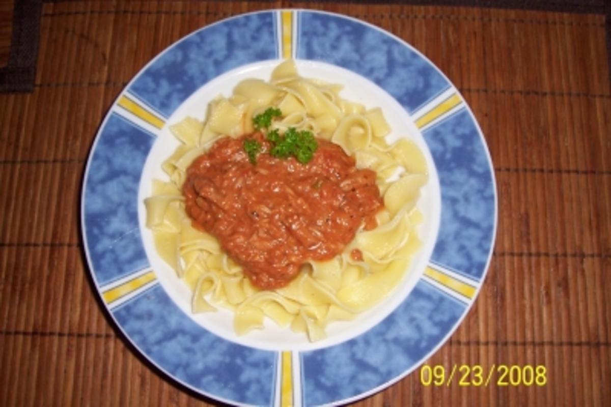 Bandnudeln mit Thunfischsoße - Rezept mit Bild - kochbar.de