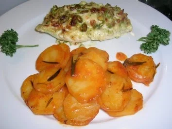 Kartoffeln in Weißwein gedünstet (als Beilage zu meiner Hähnchenbrust  in Pistaziensahne) - Rezept