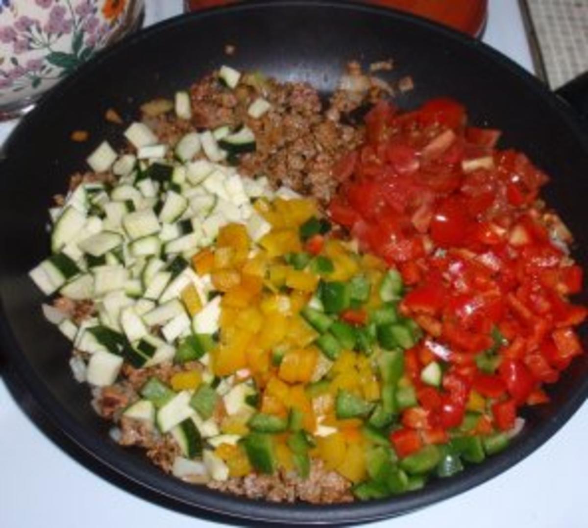 Tatar-Gemüse-Bolognese mit Spaghettitürmchen - Rezept - Bild Nr. 5