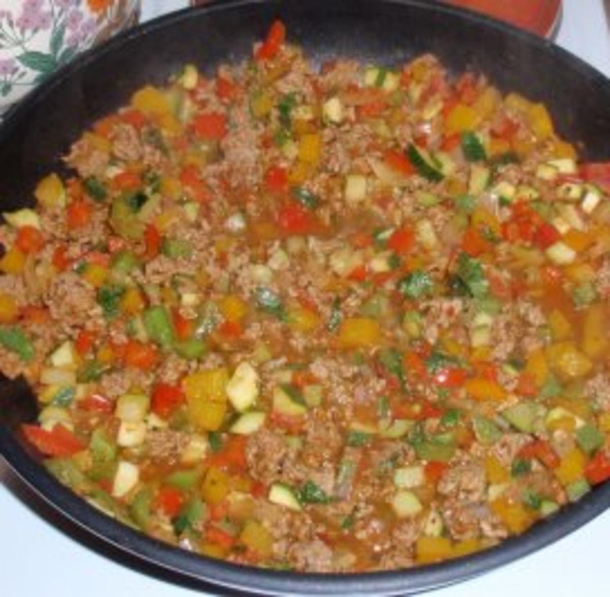 Tatar-Gemüse-Bolognese mit Spaghettitürmchen - Rezept - Bild Nr. 7