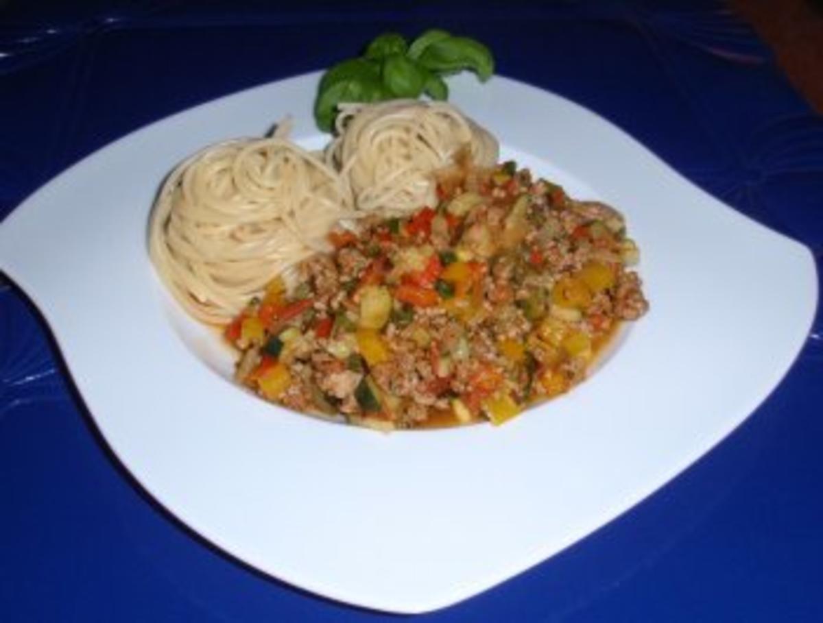 Tatar-Gemüse-Bolognese mit Spaghettitürmchen - Rezept - Bild Nr. 8