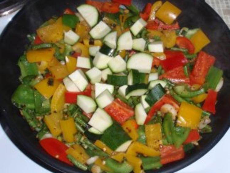 Buntes Gemüse mit Basmatireis - Rezept - kochbar.de