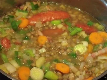 Rezept: Linsensuppe mit Mettwurst Linsensuppe mit Mettwurst - Rezept