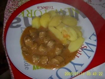 Rezept: Bratwurstgulasch Bratwurstgulasch - Rezept