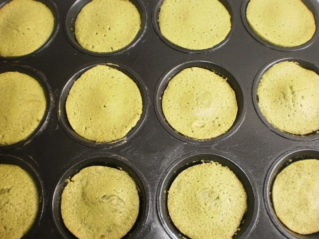 Mandelküchlein mit Matcha-Tee - Rezept