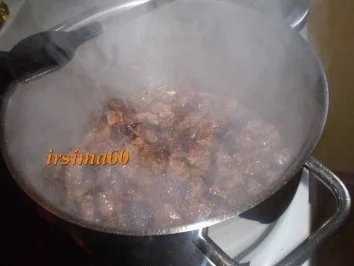 Burgunder Gulasch mit Perlzwiebeln - Rezept - Bild Nr. 5