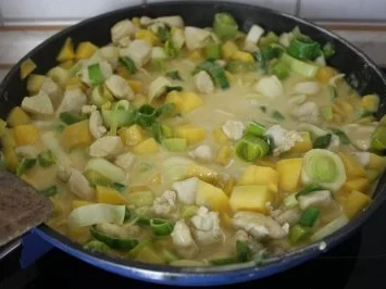 Hähnchen-Ragoutpfanne mit Mango und Bandnudeln - Rezept - Bild Nr. 6