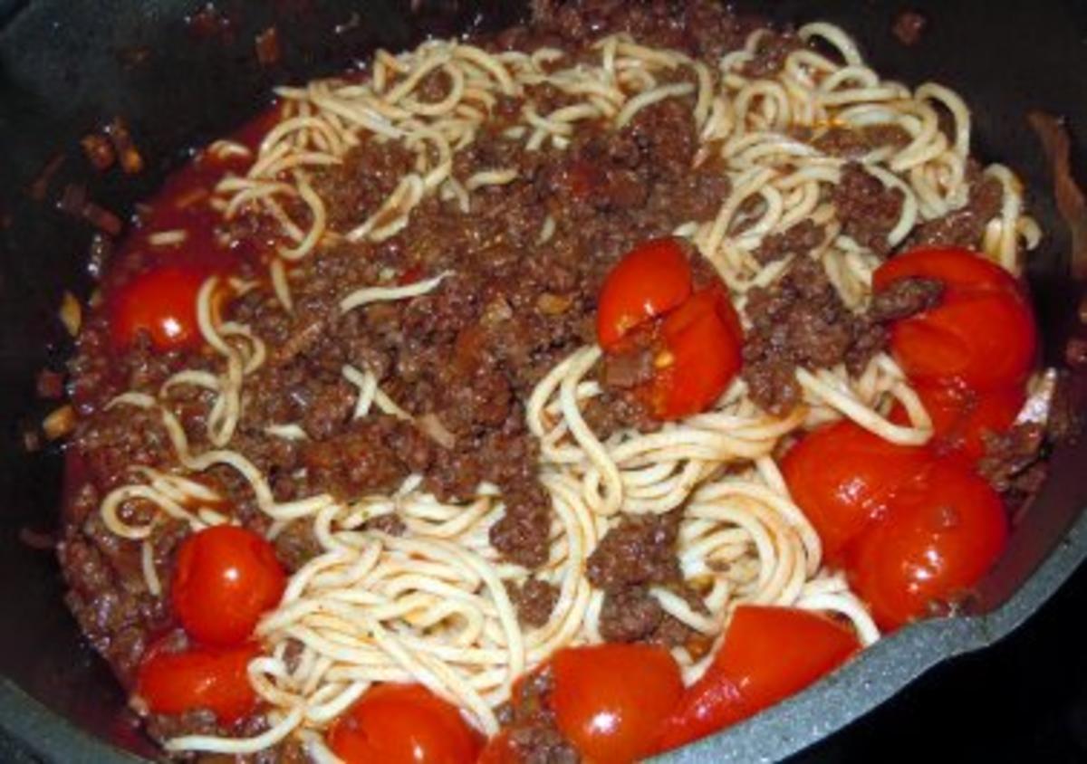 Spaghetti mit Hackfleisch-Rotwein-Sauce - Rezept - Bild Nr. 8