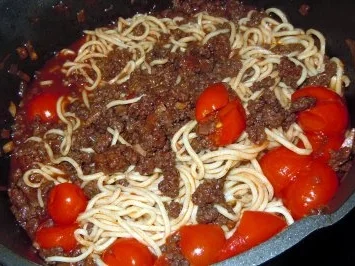 Spaghetti mit Hackfleisch-Rotwein-Sauce - Rezept - Bild Nr. 8