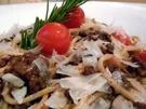 Spaghetti mit Hackfleisch-Rotwein-Sauce - Rezept