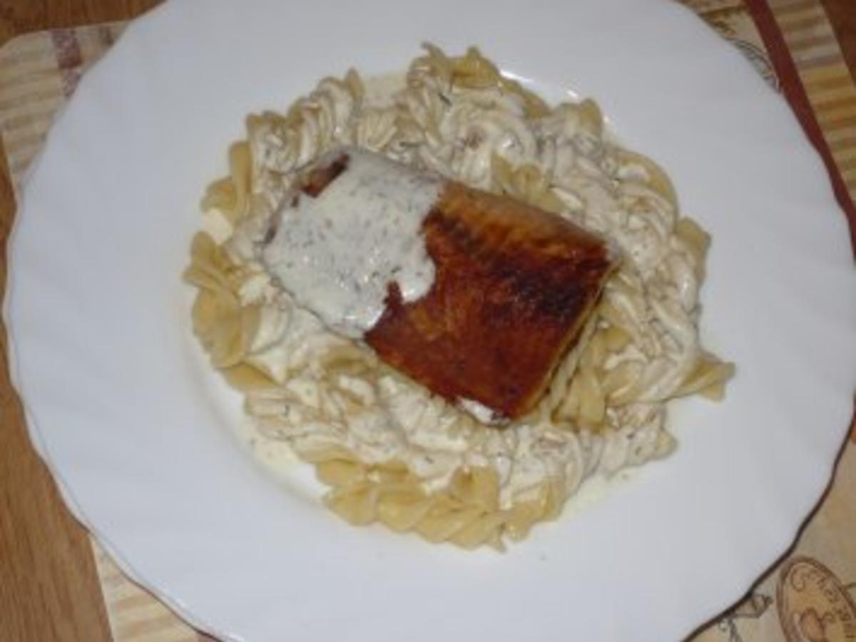 Wildlachs auf Butternudeln mit Dill Zitronensoße - schnell &amp; einfach ...