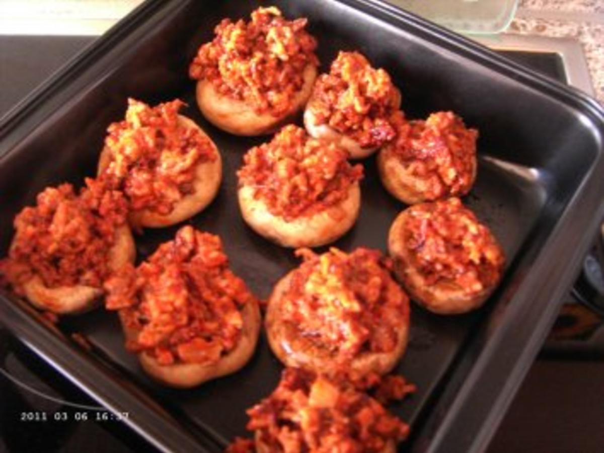 Champignons gefüllt und überbacken - einfach - 71 kcal/100g Champignons gefüllt und überbacken - einfach - 71 kcal/100g